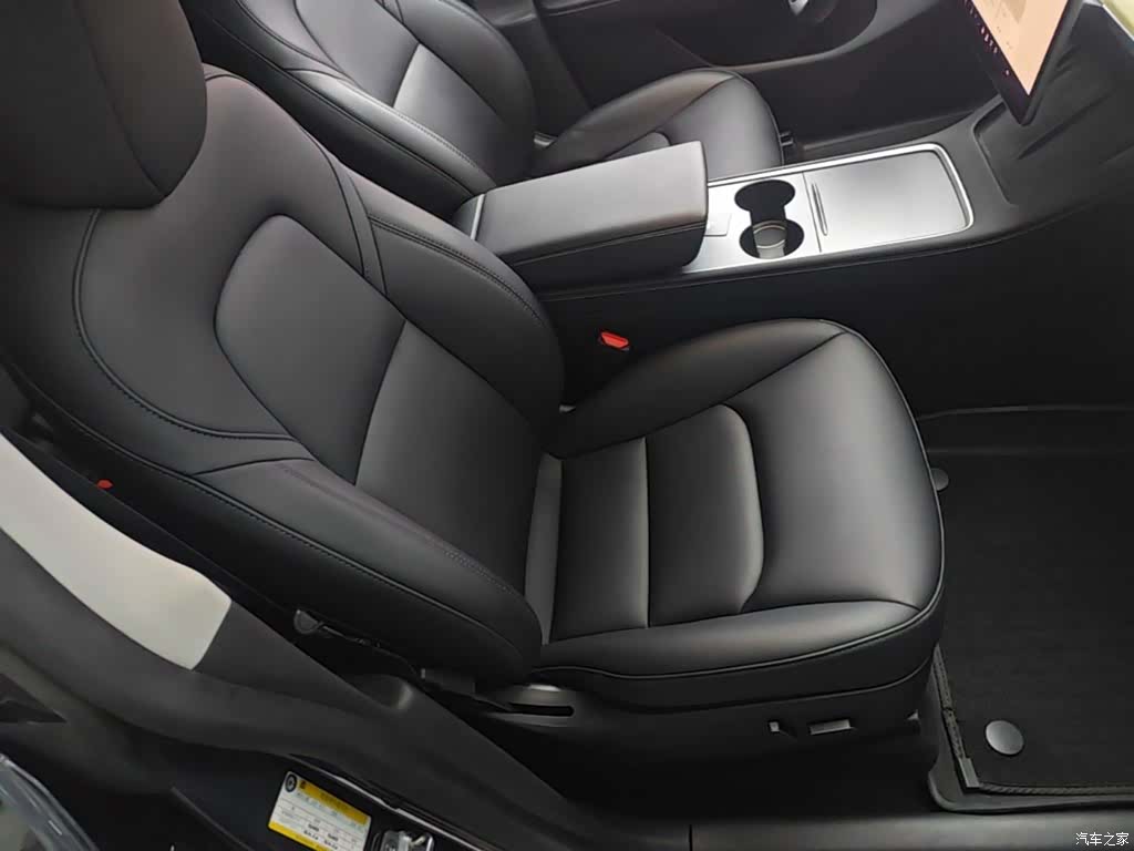 Tesla Model Y, 2023 25