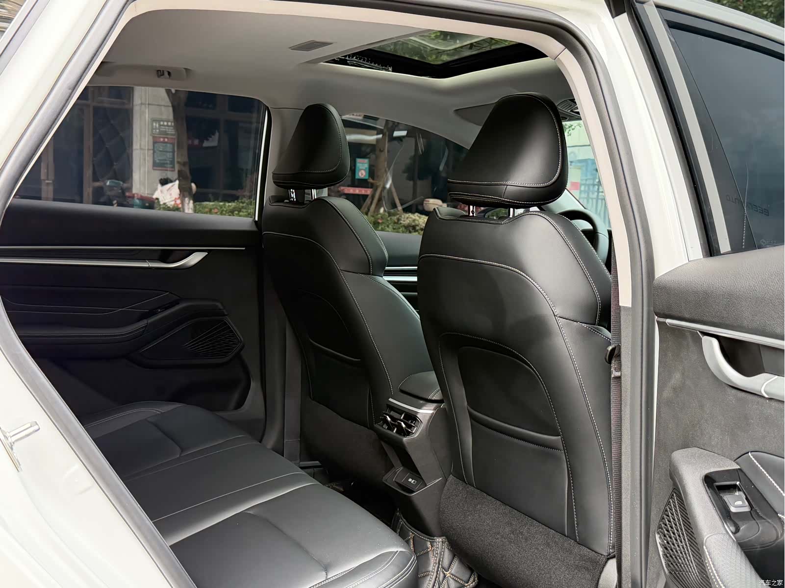 Geely Emgrand, 2025 11