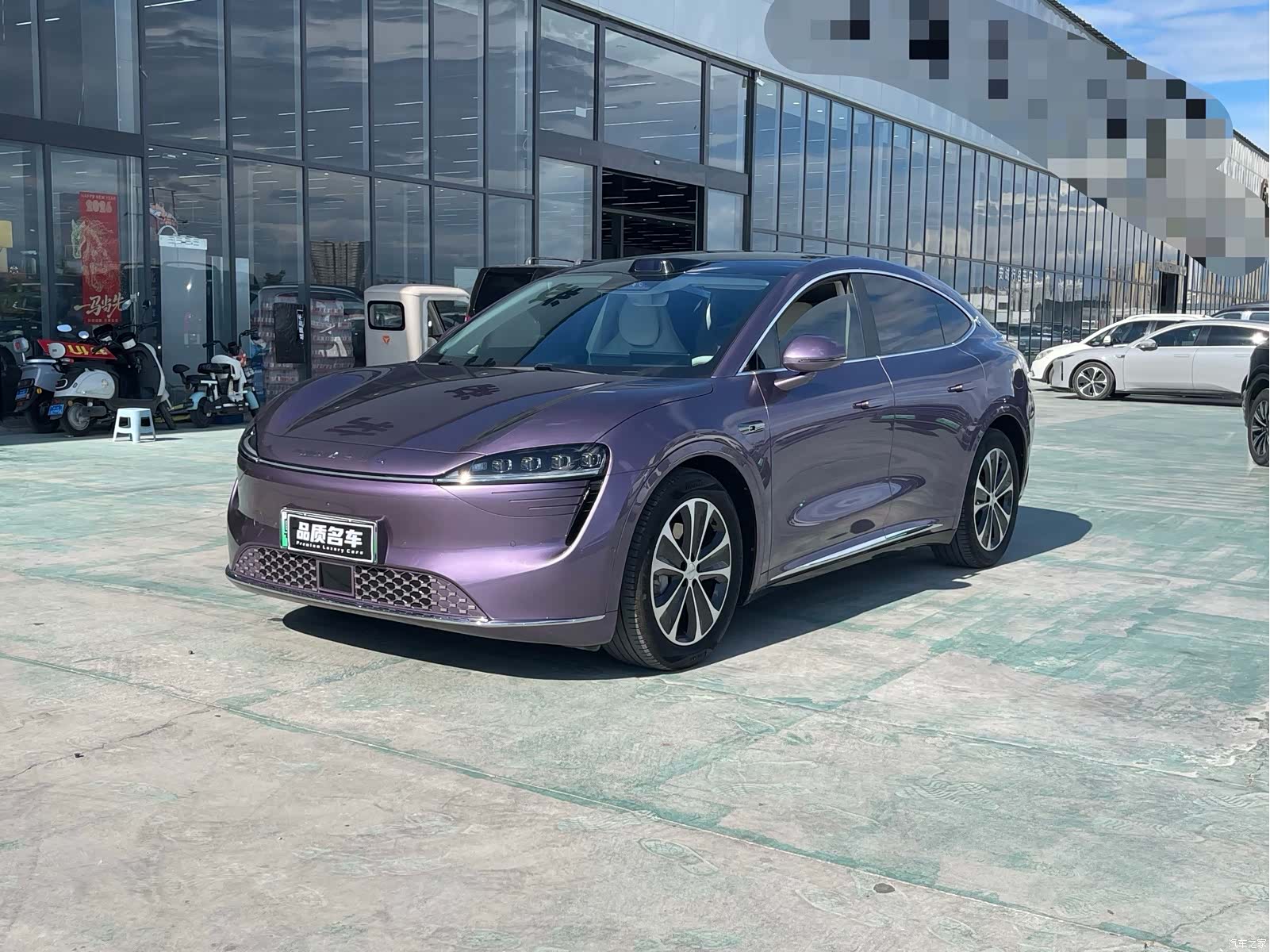 Luxeed R7