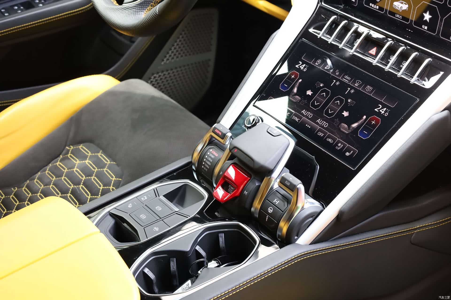 Lamborghini Urus, 2022 все фото