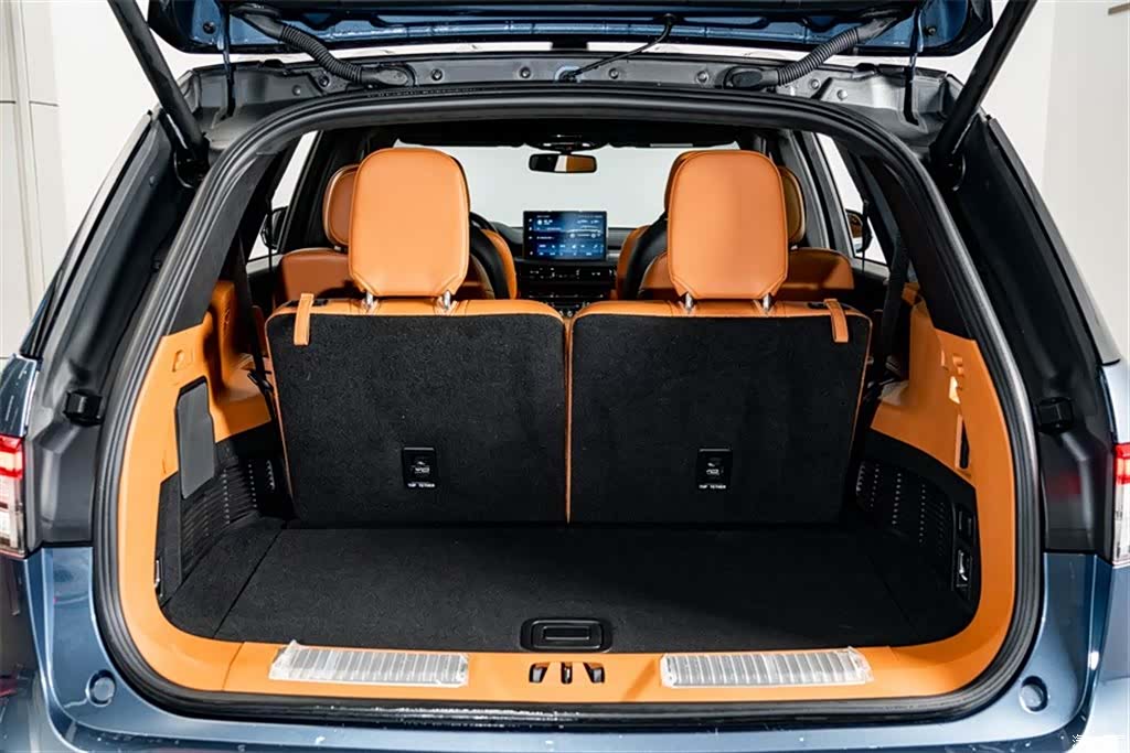 Lincoln Aviator, 2023 27