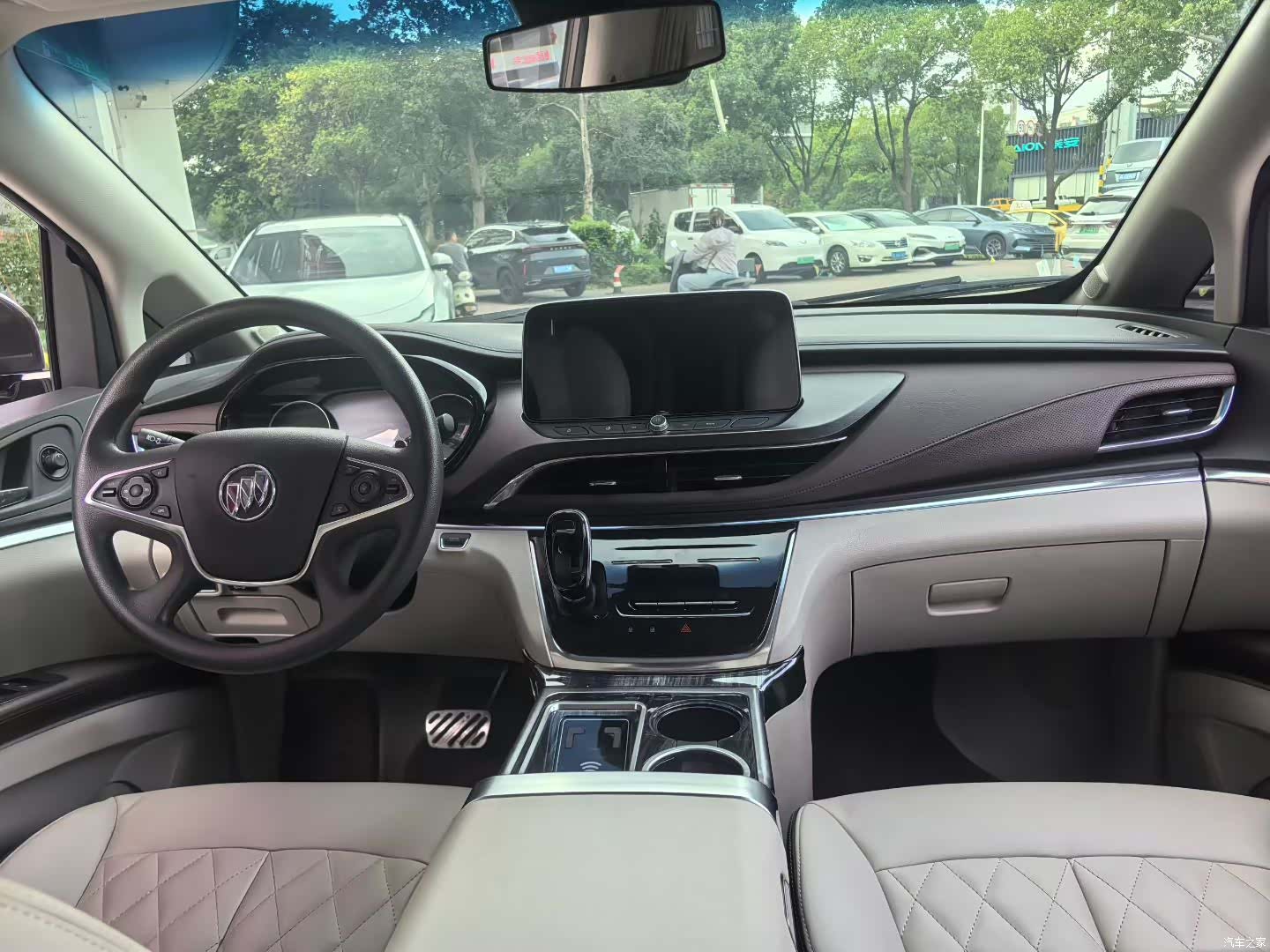 Buick GL8, 2024 4