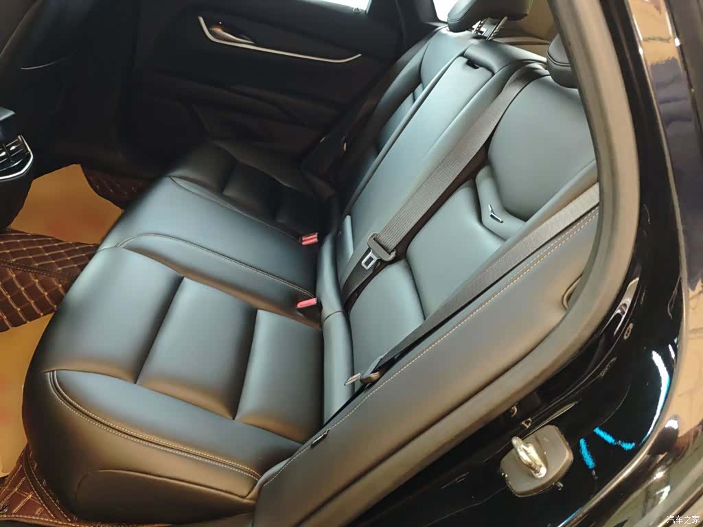 Cadillac XTS, 2018 13