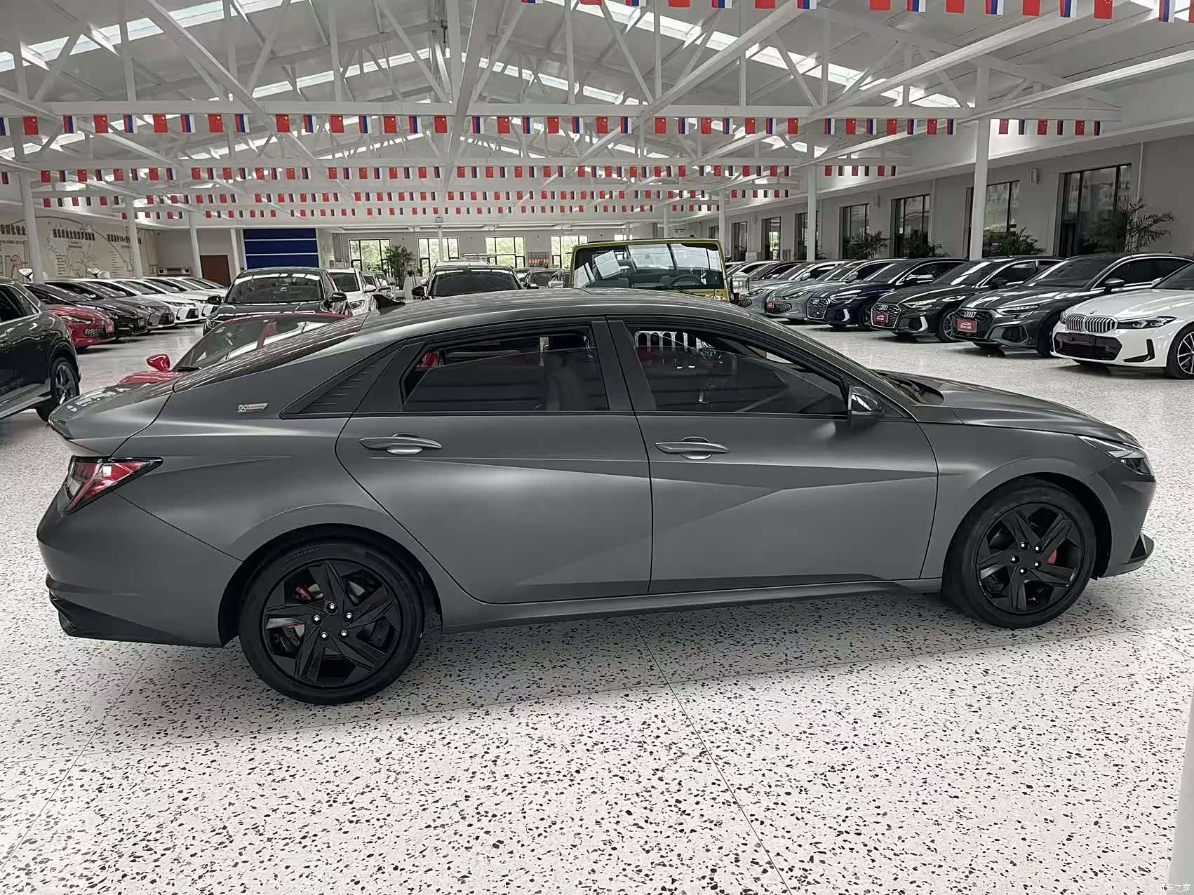 Hyundai Elantra, 2023 все фото