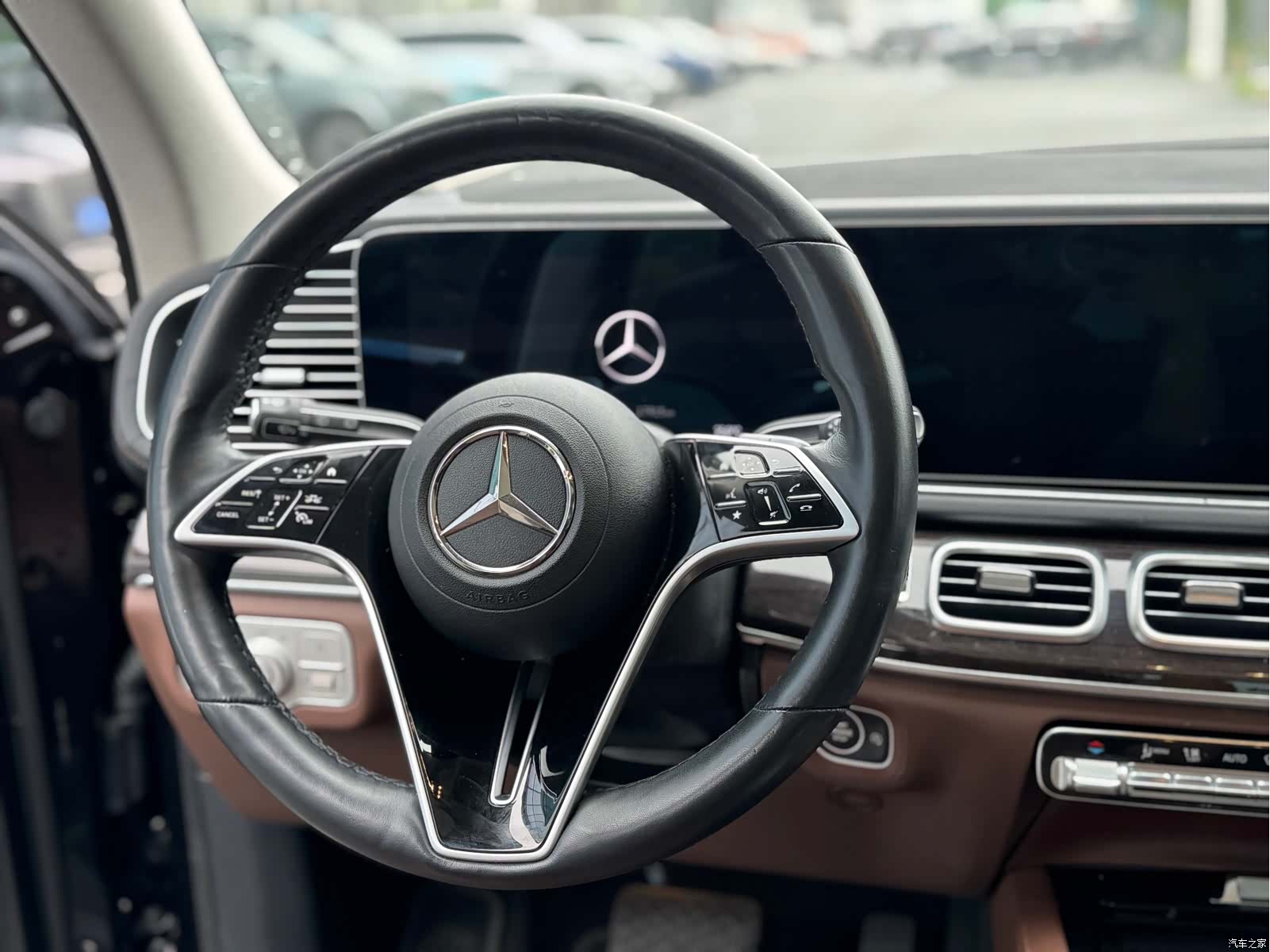 Mercedes-Benz GLE, 2025 6