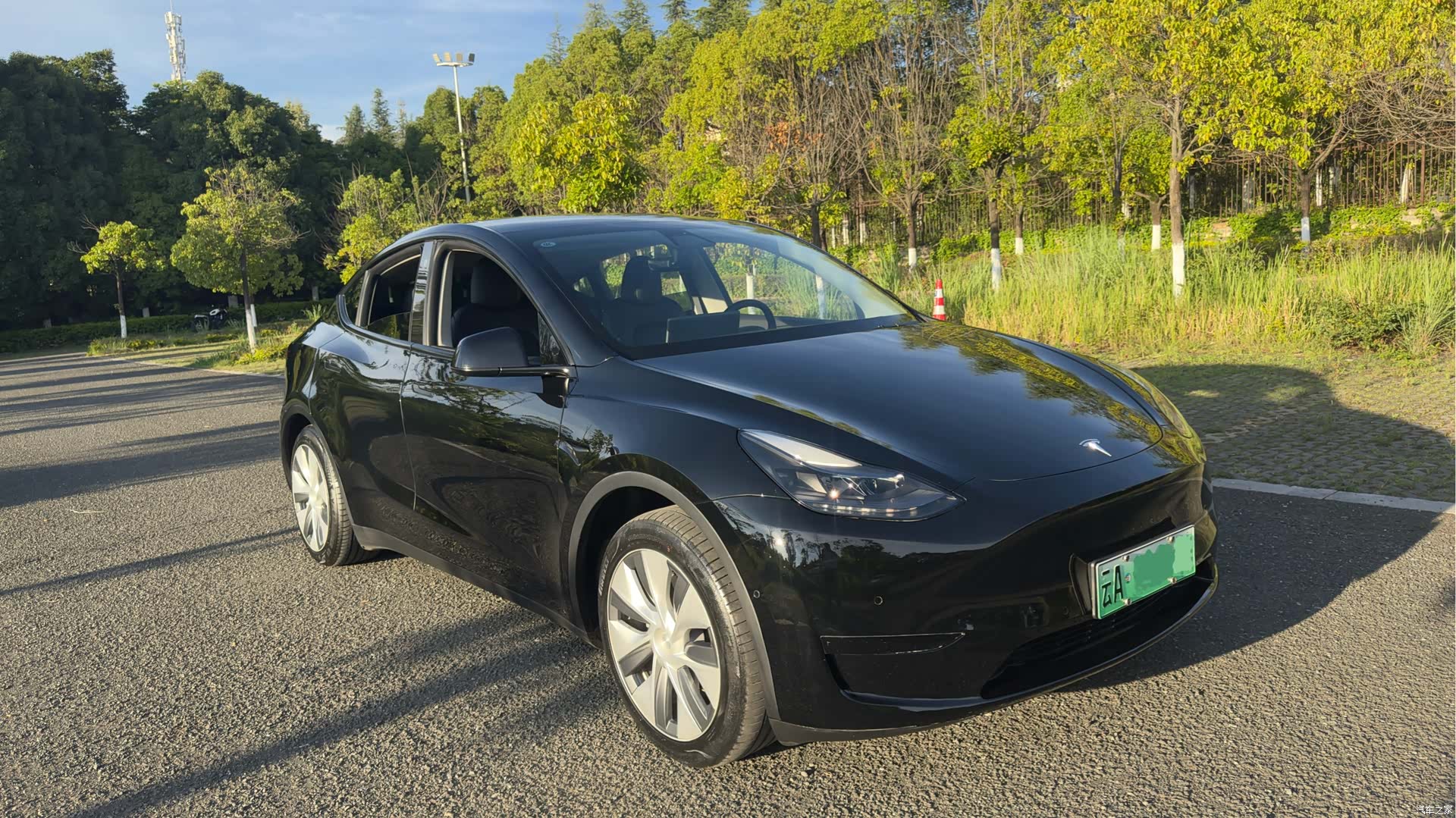 Tesla Model Y, 2023 3
