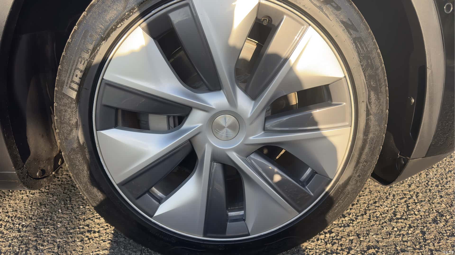 Tesla Model Y, 2023 7