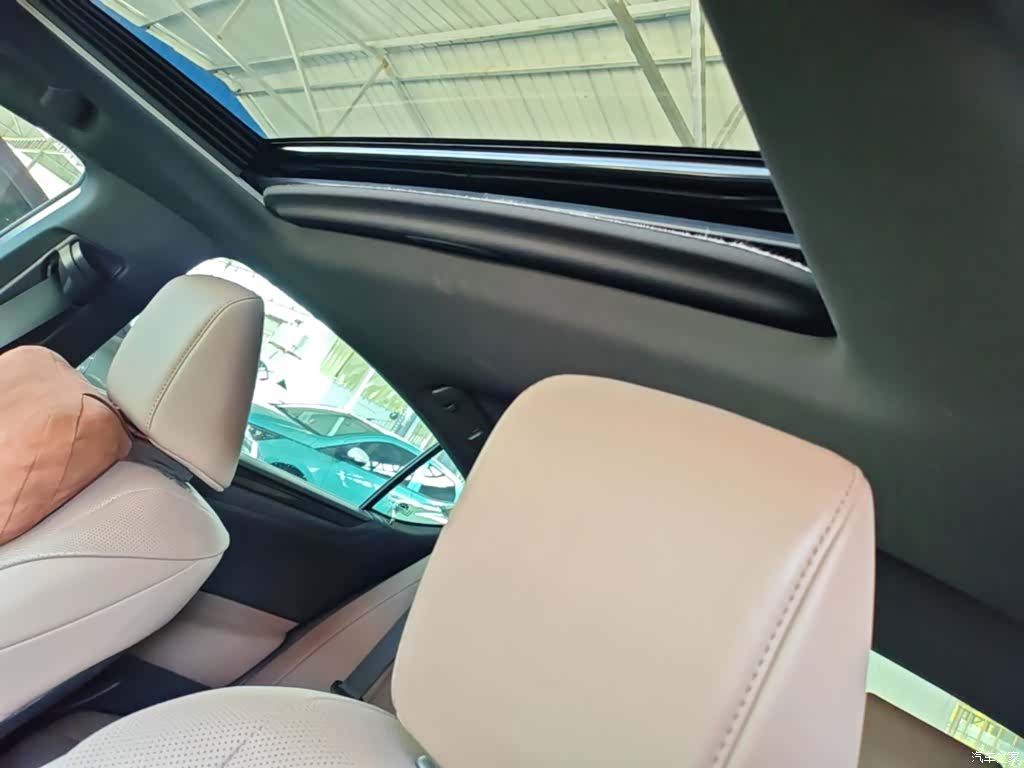 Lexus ES, 2022 14