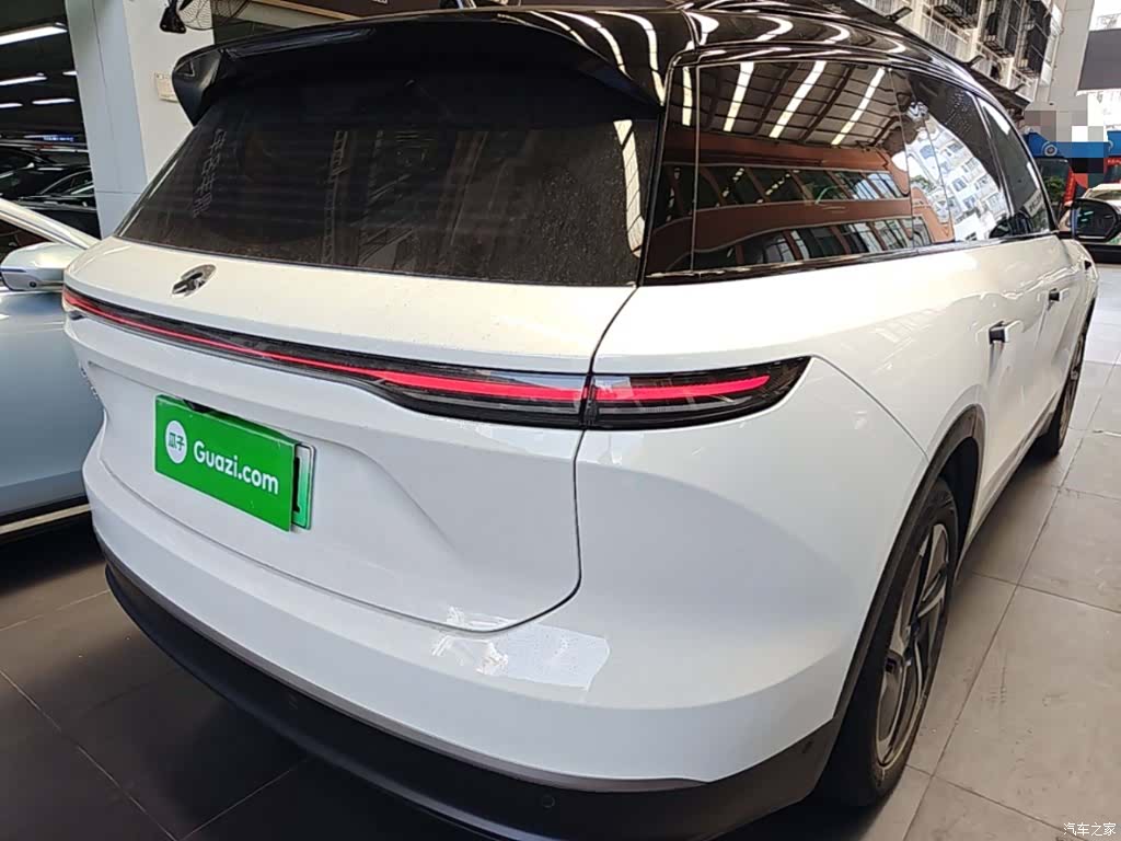 NIO ES8, 2023 7