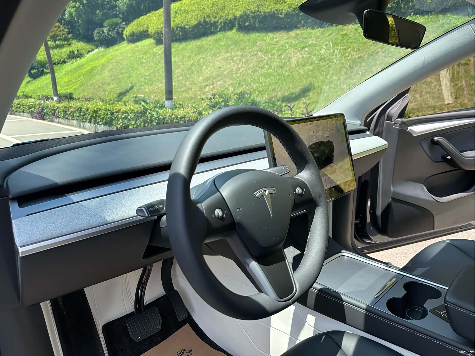 Tesla Model Y, 2024 4