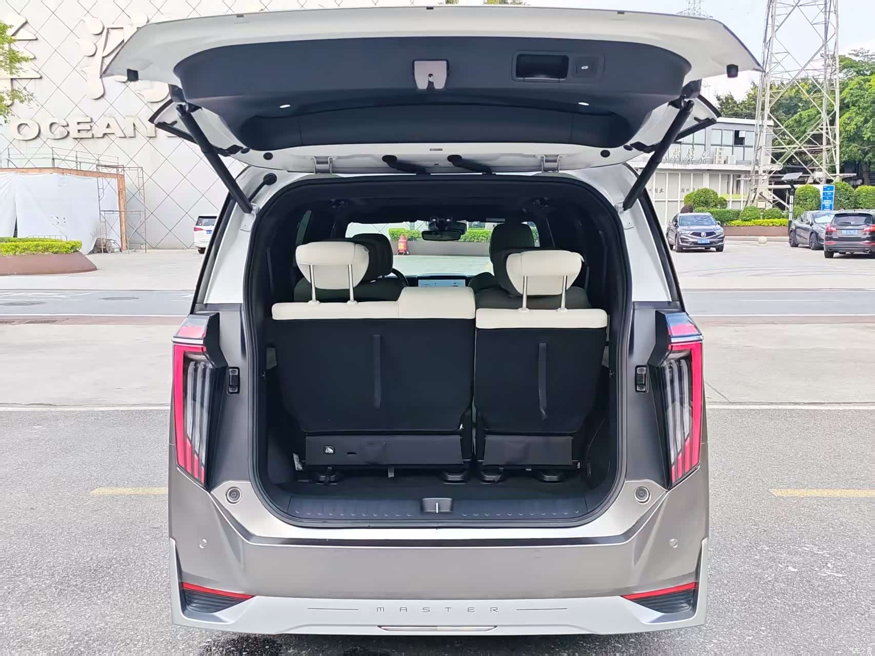 Trumpchi M8, 2023 8