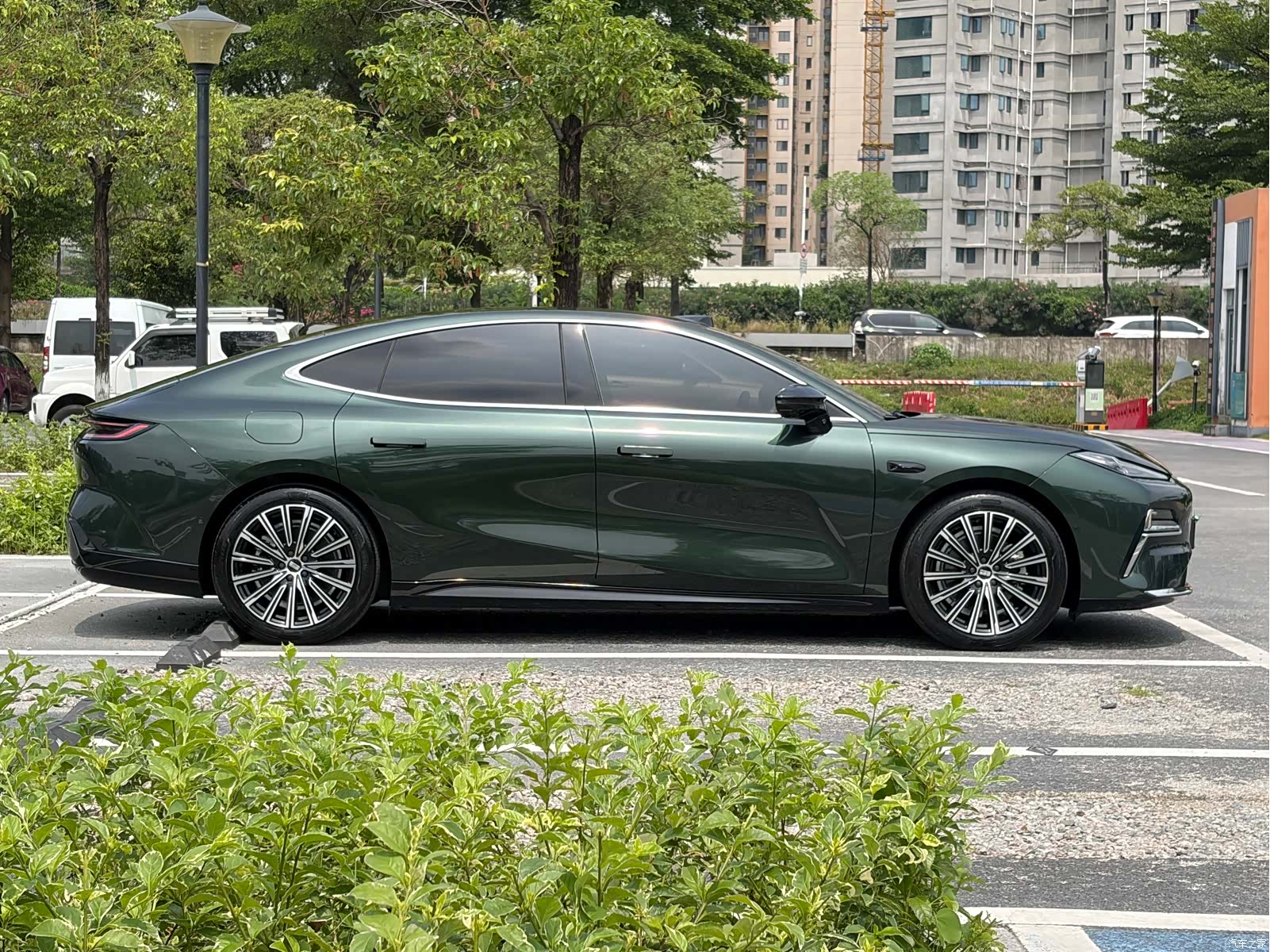 Geely 8, 2025 7
