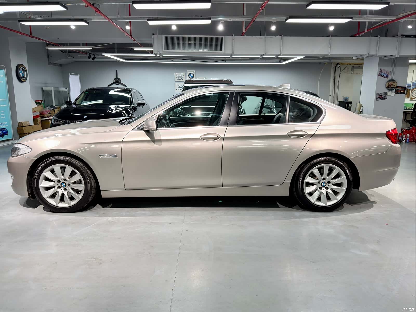 BMW 5 Series, 2010 4