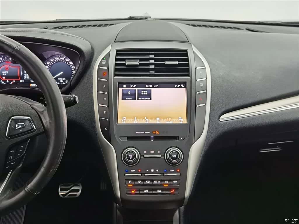 Lincoln MKC, 2018 12