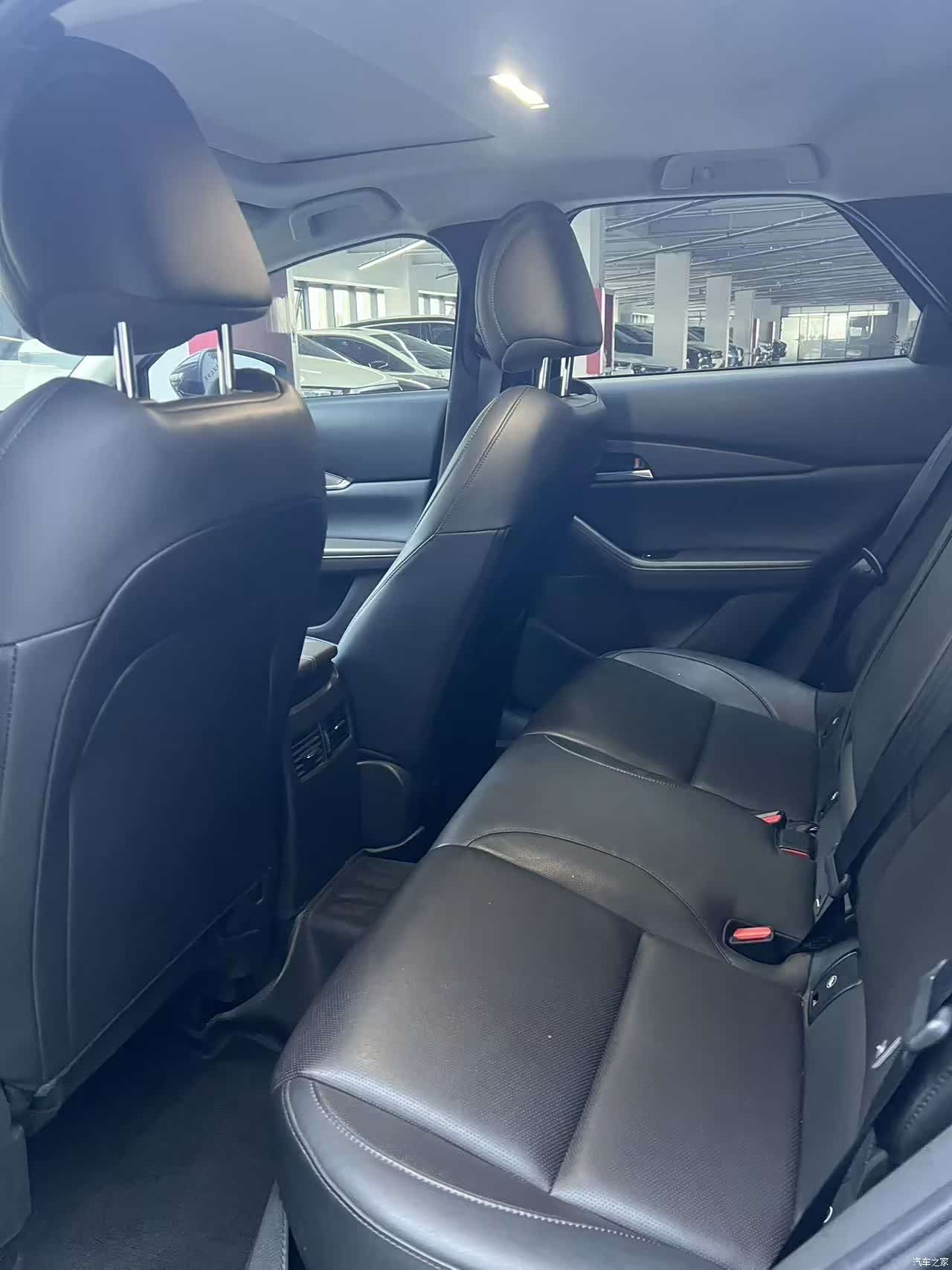 Mazda CX-30, 2022 12