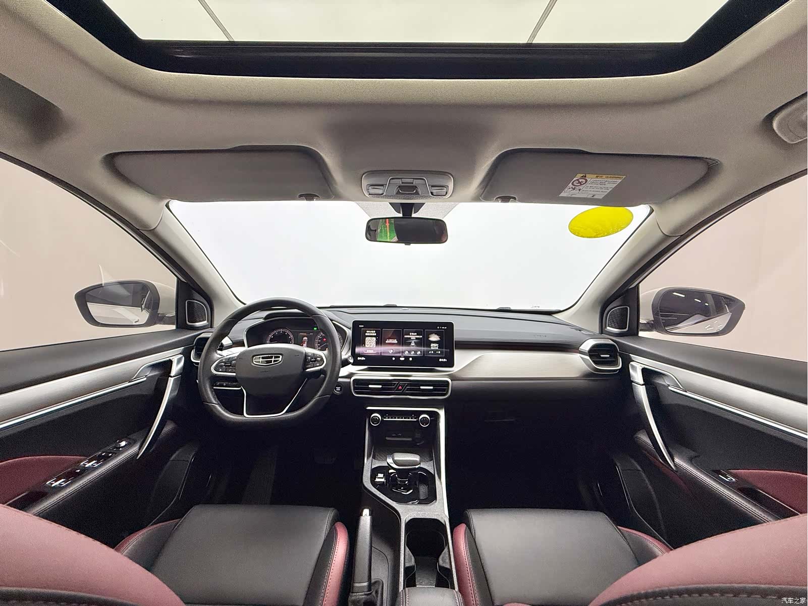 Geely Coolray, 2022 9