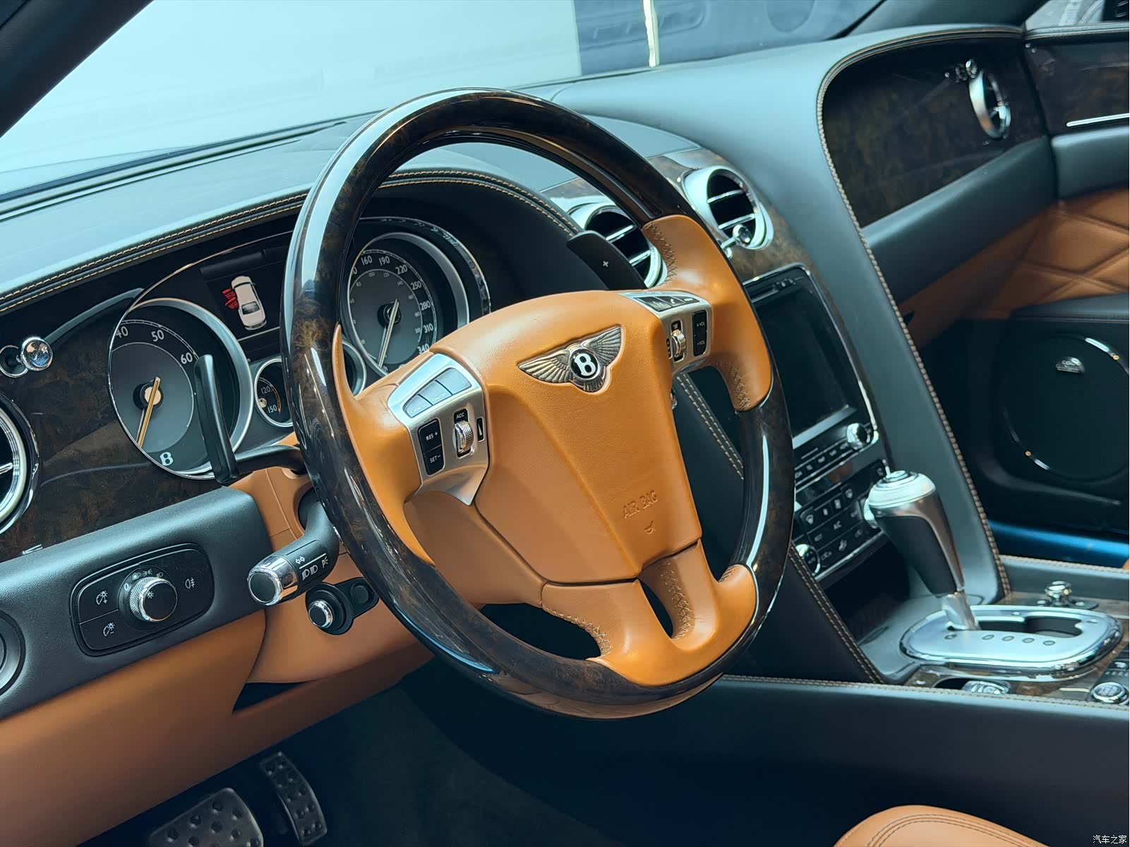 Bentley Flying Spur, 2014 3