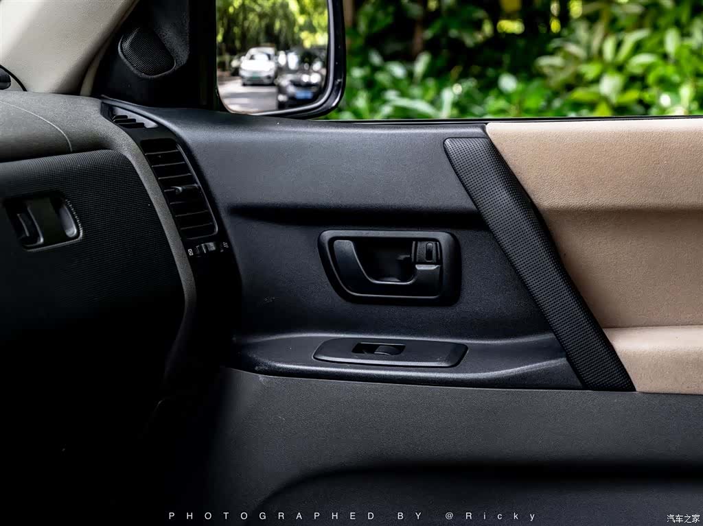 Mitsubishi Pajero, 2007 11