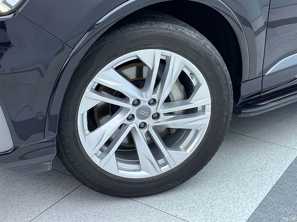 Audi Q7, 2021 10