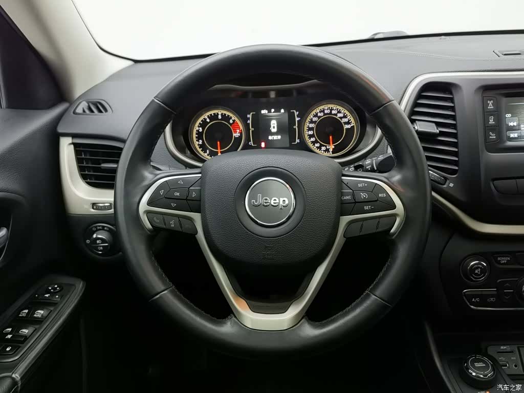 Jeep Cherokee, 2016 11