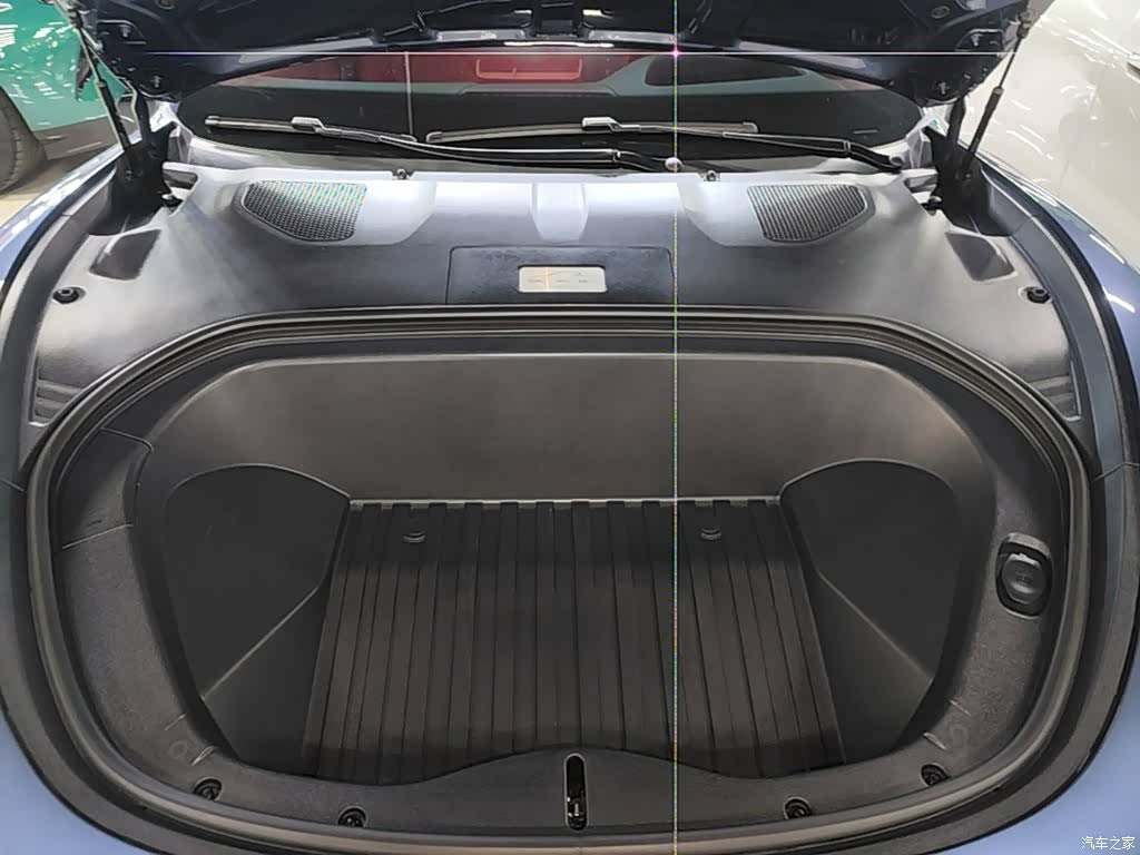 Xiaomi SU7, 2025 20