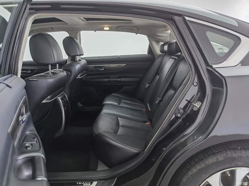 Nissan Teana, 2015 15