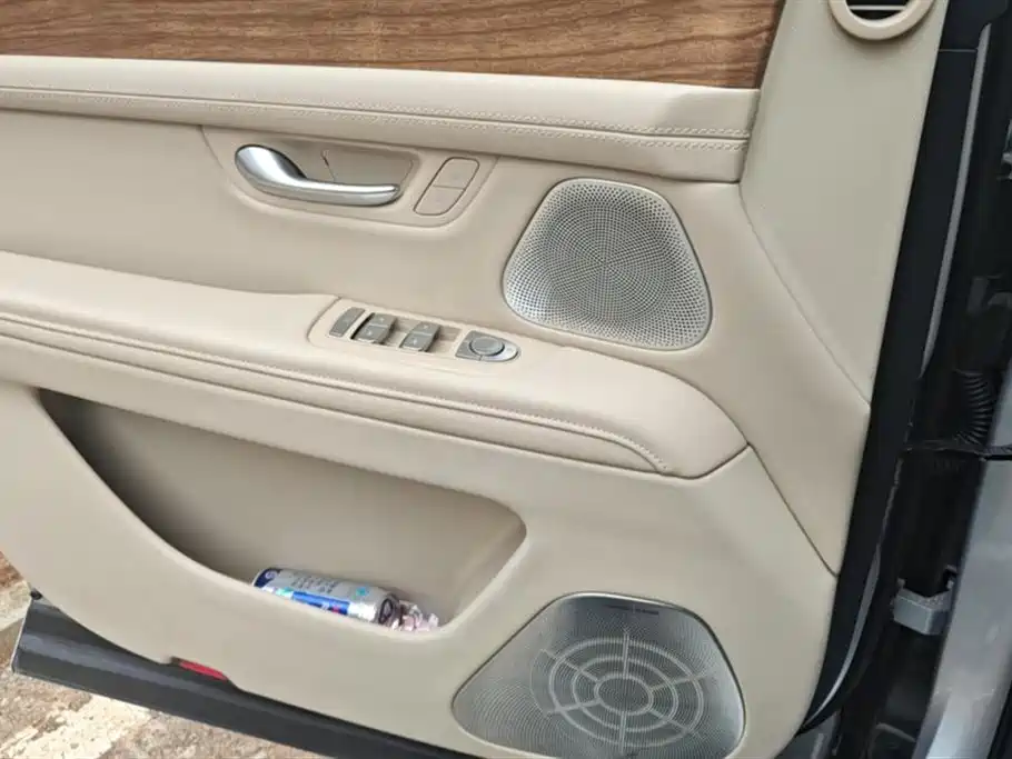 AITO Ask the world M7