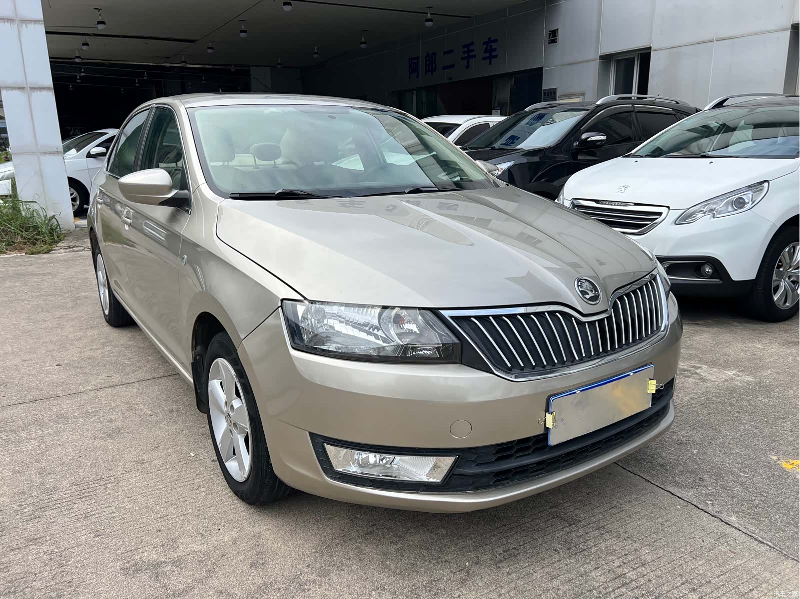 Skoda Rapid, 2013 1
