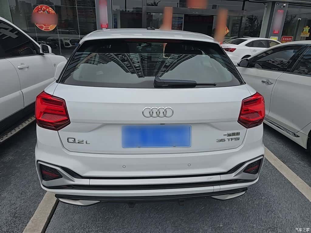 Audi Q2L, 2023 6