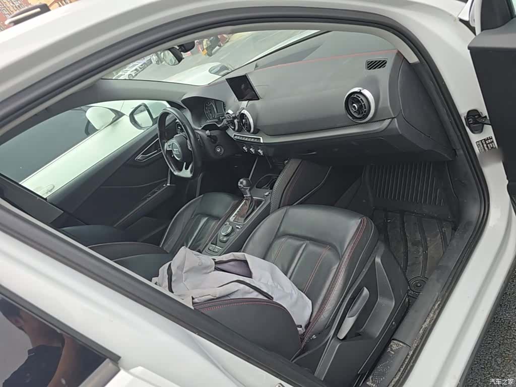 Audi Q2L, 2023 25