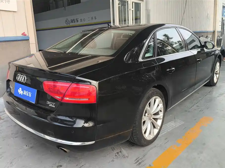 Audi A8