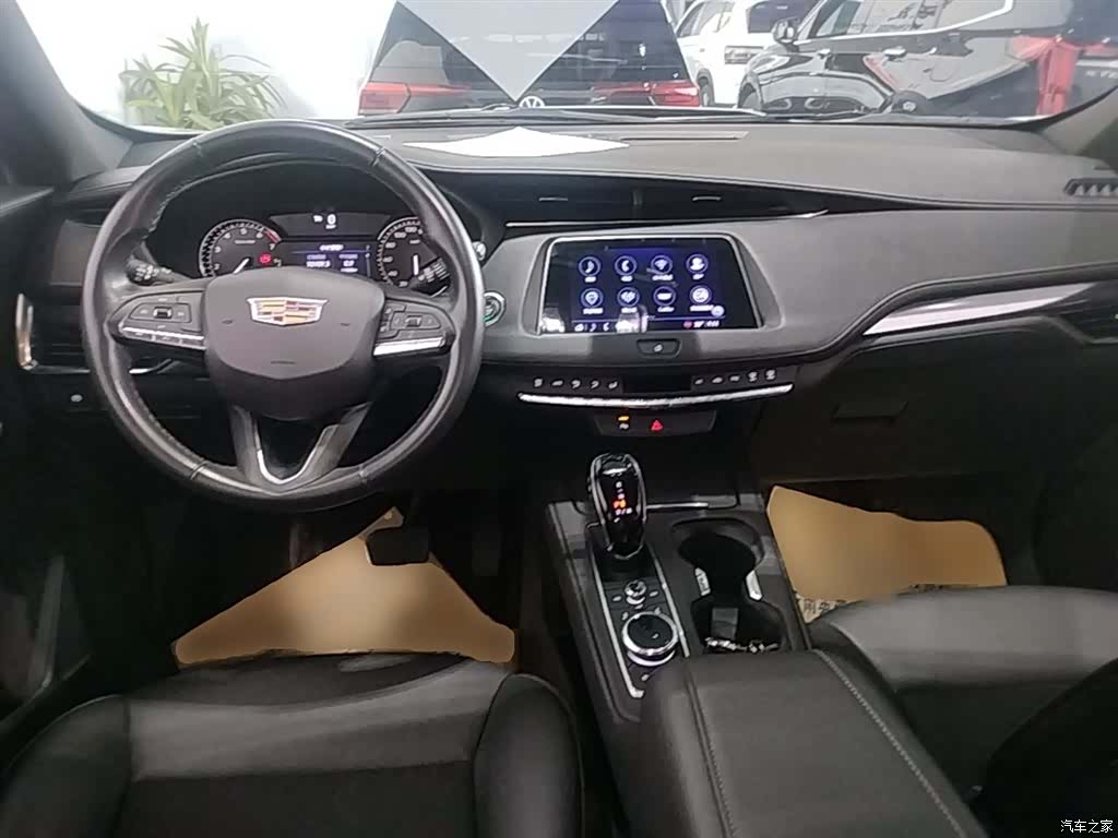 Cadillac XT4, 2022 10