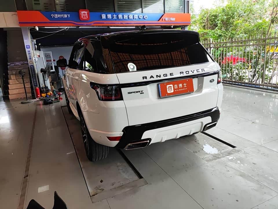 Land Rover Range Rover Sport Land Rover Range Rover Sport