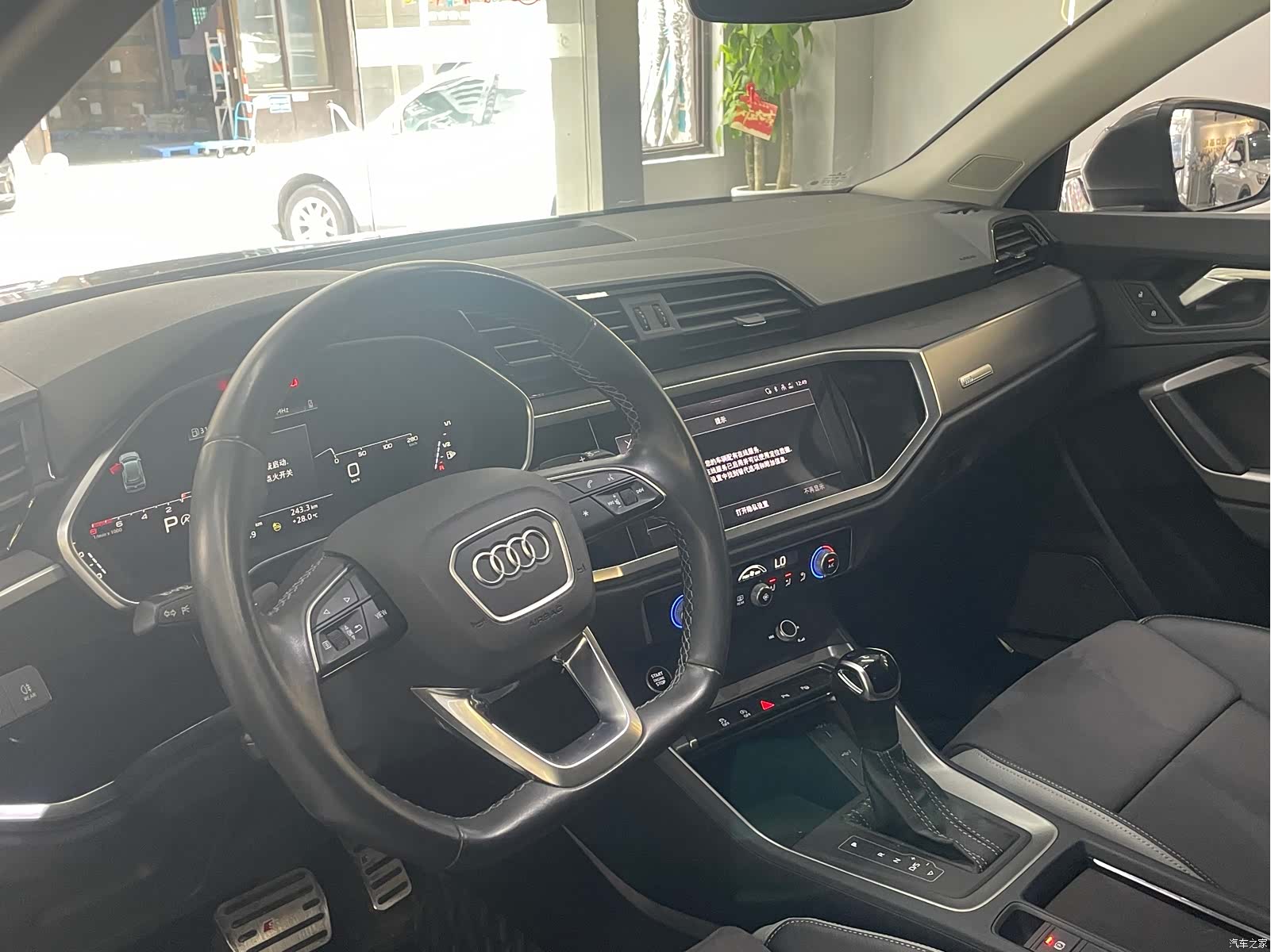 Audi Q3, 2022 все фото