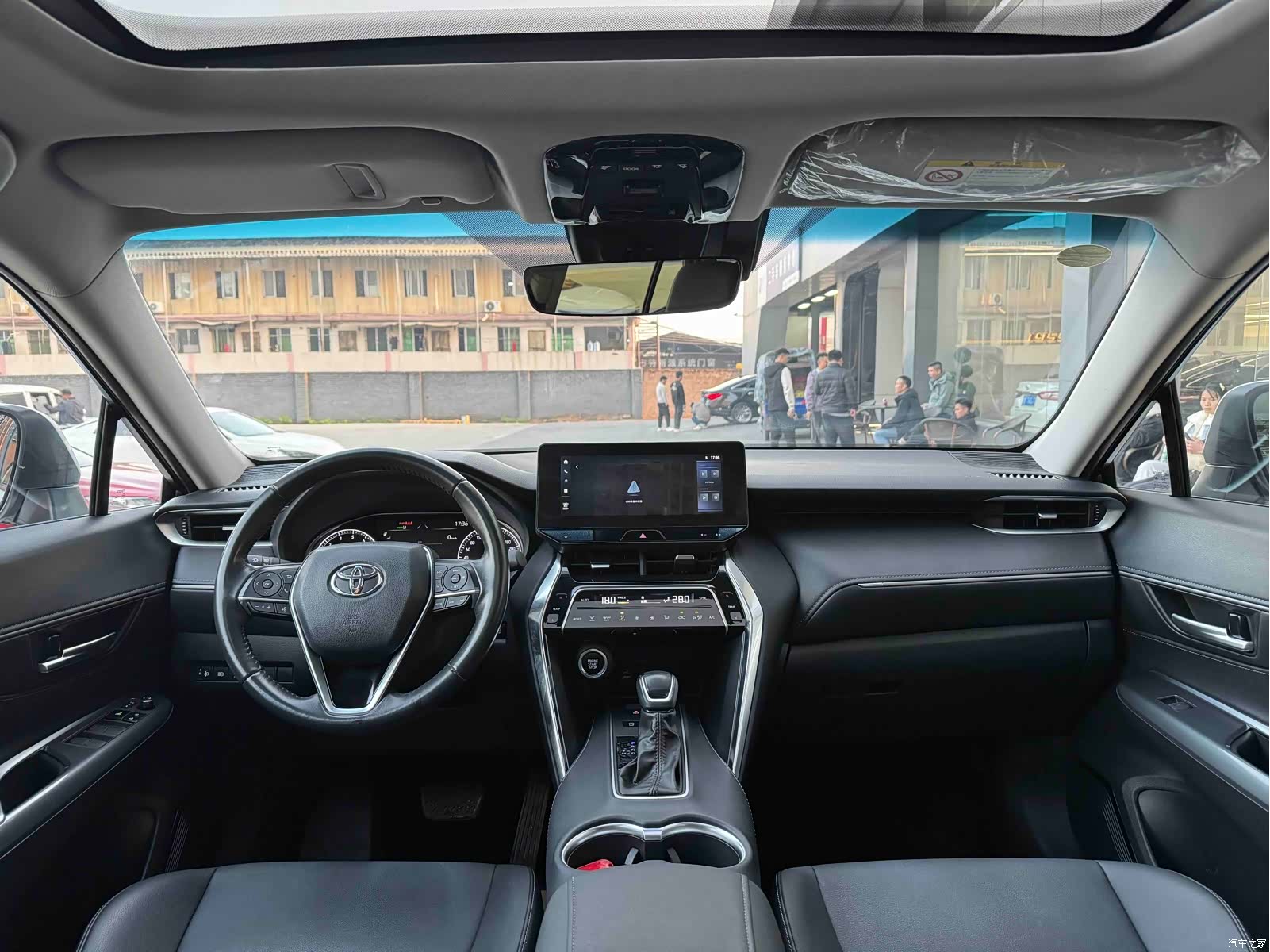 Toyota Venza, 2024 все фото