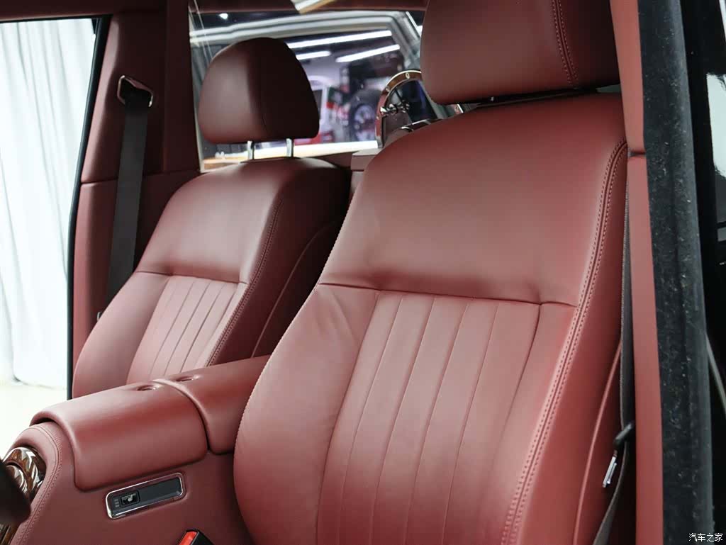 Rolls-Royce Phantom, 2013 3