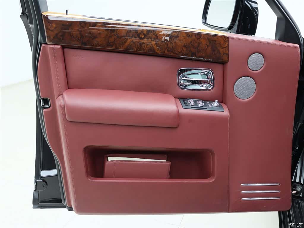 Rolls-Royce Phantom, 2013 4