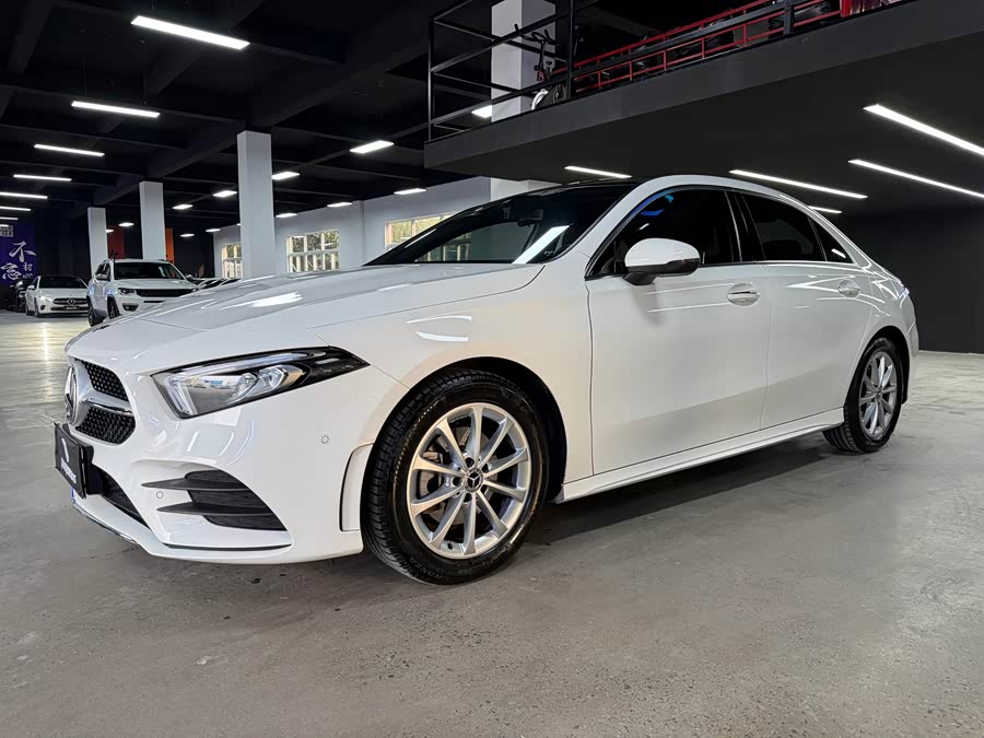 Mercedes-Benz A-Class 2019, фото 1
