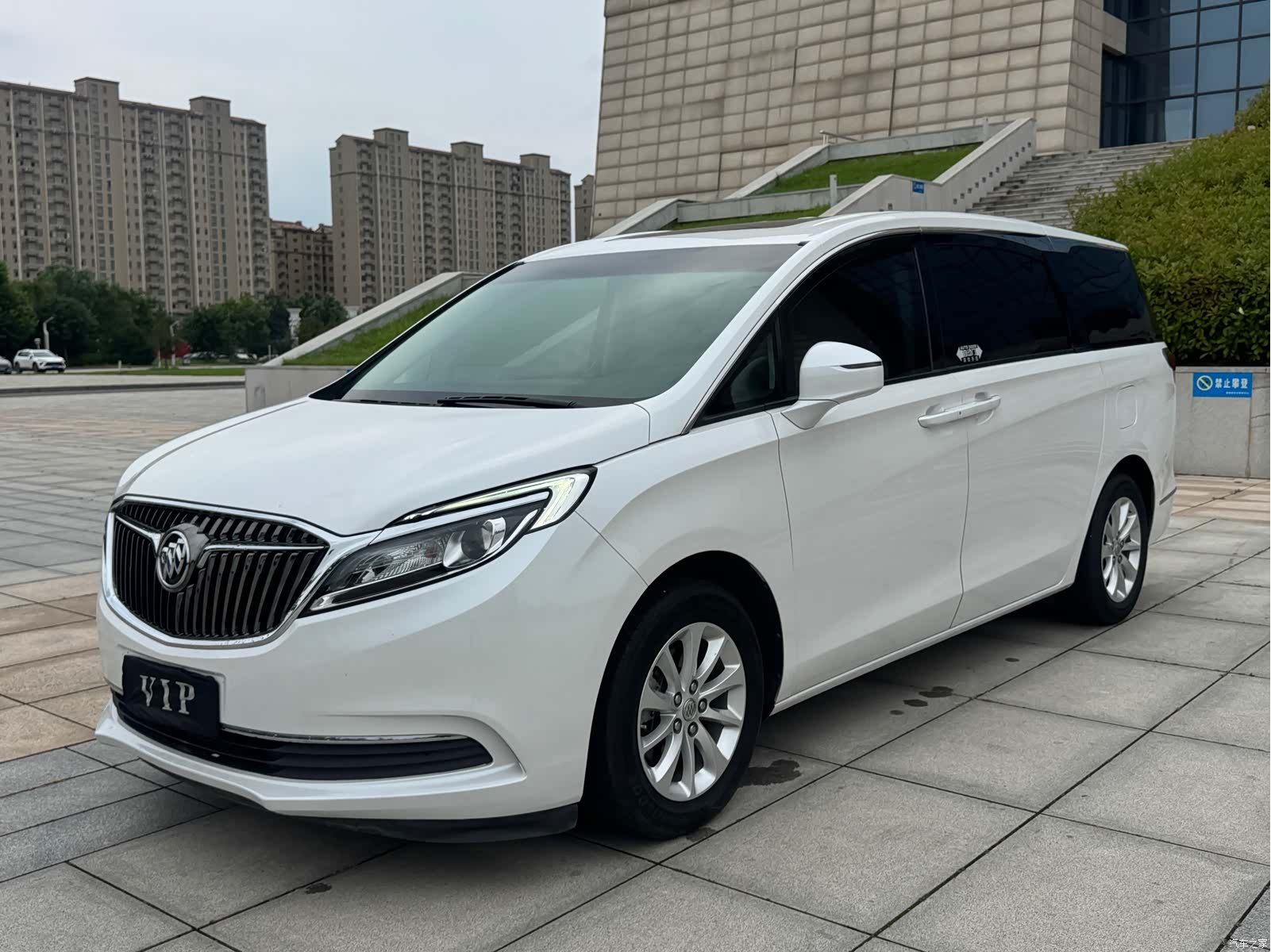 Buick GL8, 2019 1