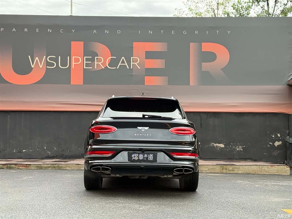 Bentley Bentayga, 2022 4