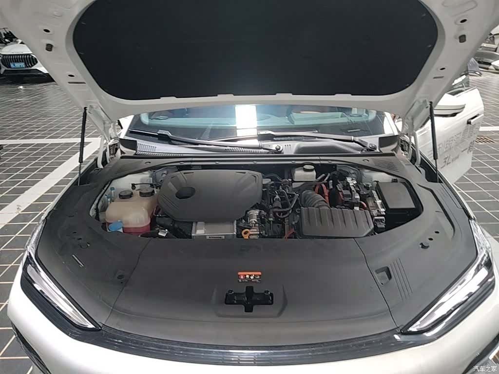 Geely 8, 2025 20