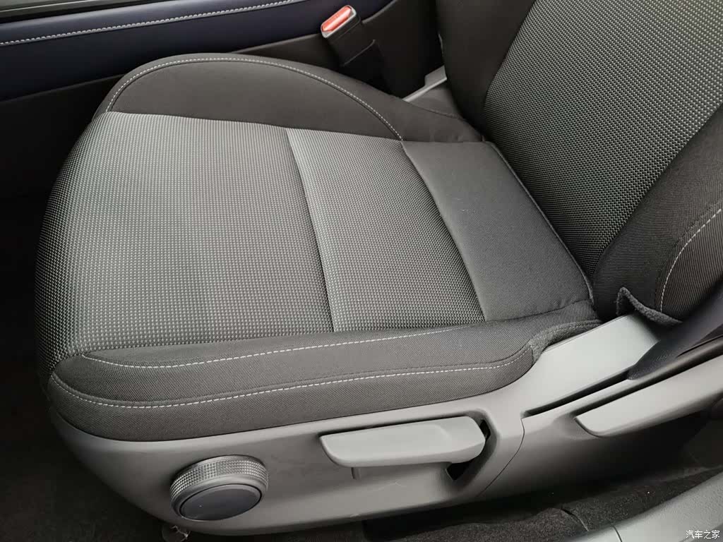 Mazda CX-30, 2025 20