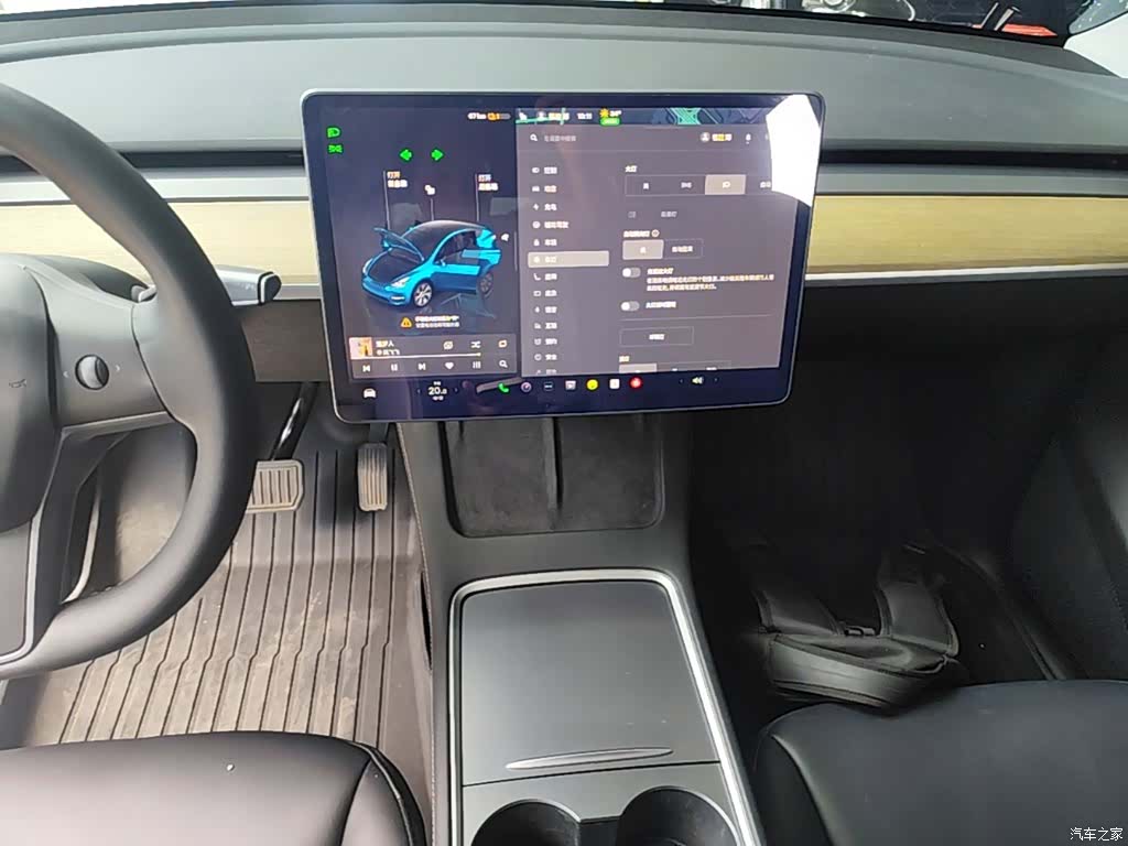 Tesla Model Y, 2023 13