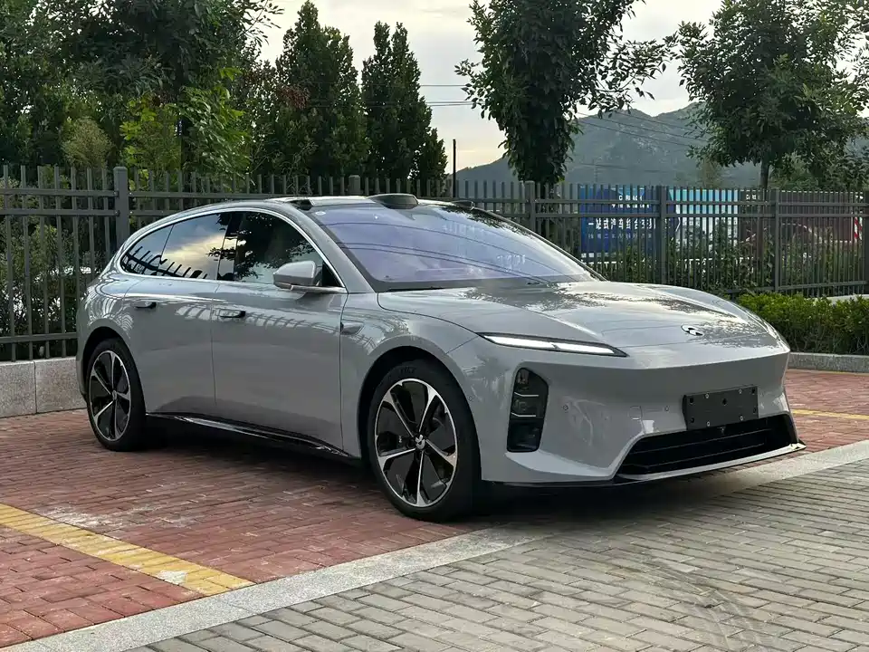 NIO ET5T