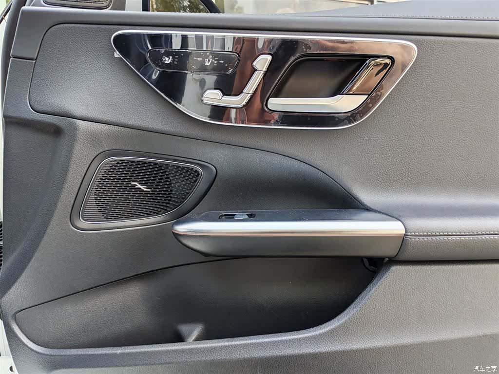 Mercedes-Benz C-Class, 2023 24