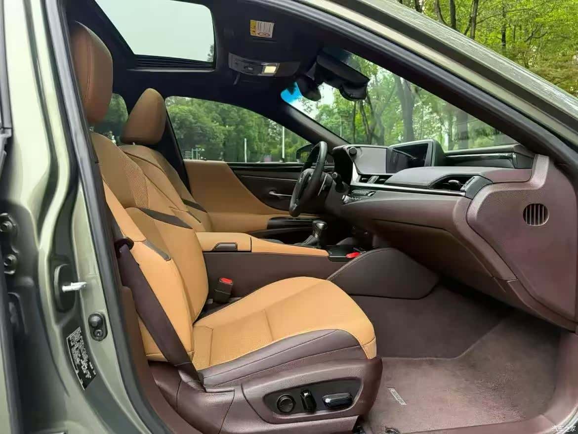 Lexus ES, 2021 7