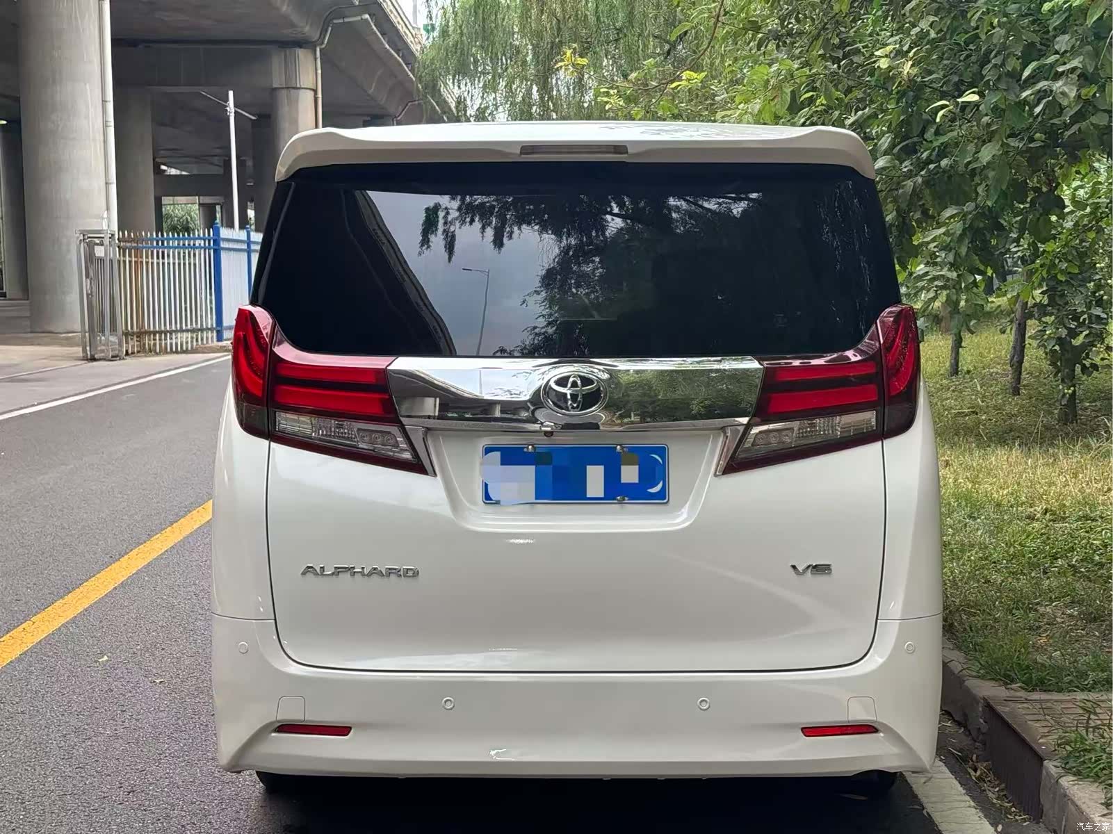 Toyota Alphard, 2015 все фото
