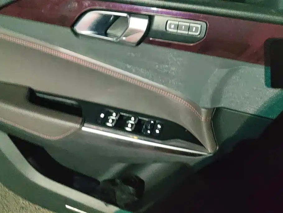 Lynk & Co 02