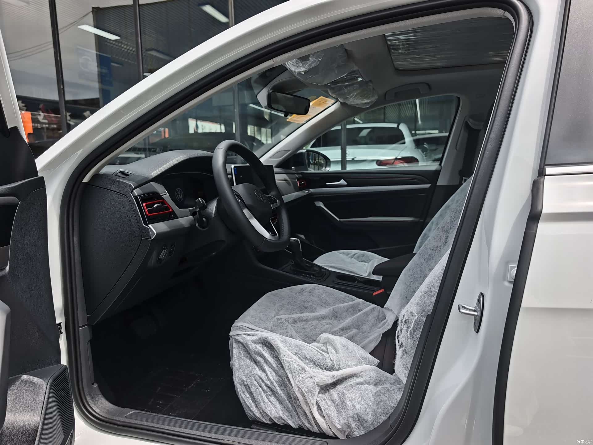 Volkswagen Lavida, 2026 4