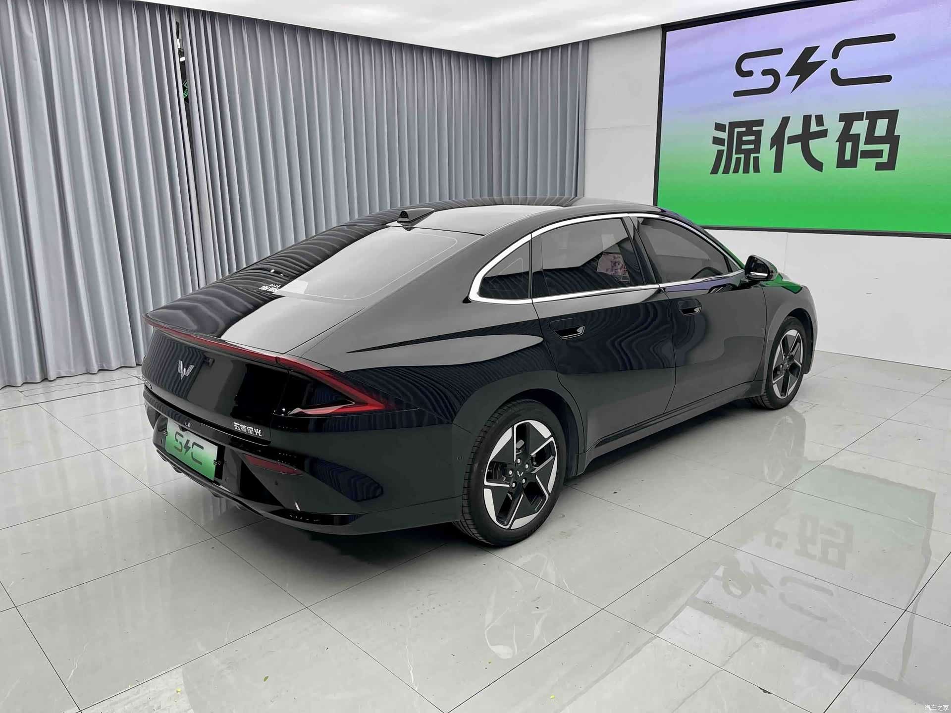 Wuling Starlight, 2025 11